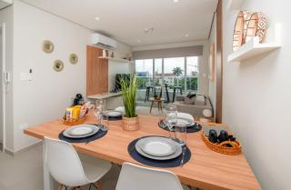Chic Urban Flat walk to Malls with Pool and Gym - 8