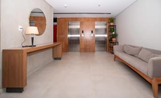 Modern Business Stay with Work Desk Pool and Gym - 2