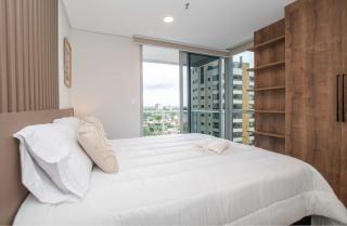 Elegant Urban Getaway with Balcony Sauna and Pool - 7