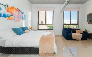 Zuba Four Studio with Minimalist Design&Fast WiFi - 0