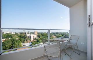 Skyline Escape with Workspace Desk and WiFi - 8