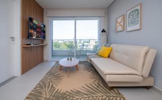 Skyline Escape with Workspace Desk and WiFi - 1