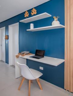 Charming Apt with City View Workspace Pool&Gym - 7