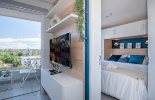Charming Apt with City View Workspace Pool&Gym - 7