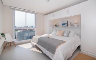 Business Apartment with City Views Pool and Gym - 9