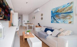 Business Apartment with City Views Pool and Gym - 1