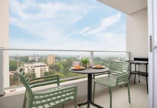 Corporate Stay Workspace Pool and Gym Access - 7