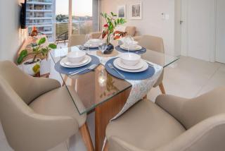 Stylish Apt with Balcony Pool & Gym City Views - 9