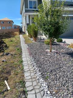 New stylish & homely 2 bdrm suite-10min to Airport - 5