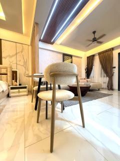 Estaaron Crave - Villas and Apartment Hotel - 2