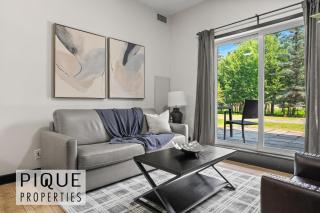 Luxury Rockies Escape - Pool&HotTub - King Bed - AC! - 4