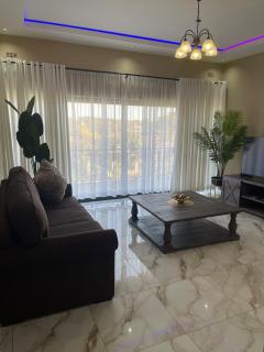 Luxurious 1 Bed Apartment at Millennium Heights - 5