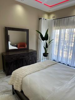 Luxurious 1 Bed Apartment at Millennium Heights - 3