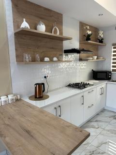 Luxurious 1 Bed Apartment at Millennium Heights - 1