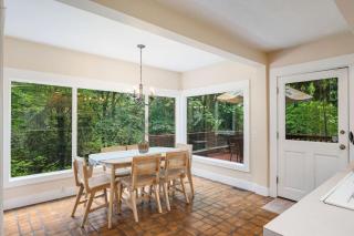 4BR 4BA The Treed Inn Firepit Outdoor Dining and Yard - 7