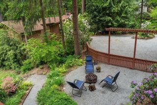 4BR 4BA The Treed Inn Firepit Outdoor Dining and Yard - 6