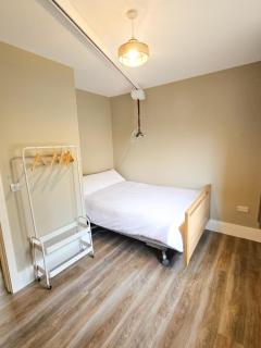 Hay's Wood Retreat - Holiday Lodges - 5