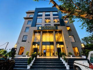 The Supreme Hotel and Banquet - 0