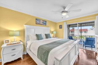 Dans Florida Condos Beach Beckons at Runaway Bay - 8