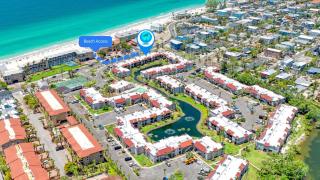 Dans Florida Condos Beach Beckons at Runaway Bay - 7