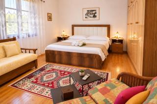Vila28-Family Stay with Mangalem &City Berat - 8