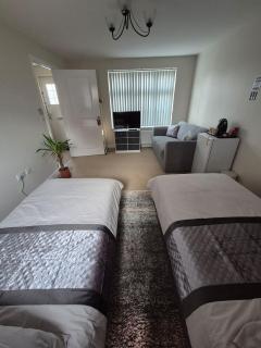 Elegant Guest Room Retreat in West Midlands - 0