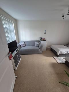 Elegant Guest Room Retreat in West Midlands - 2