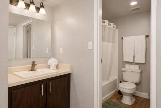 Tempe Retreat Near ASU 2 BR Pools Gym Parking Pet-Friendly - 8