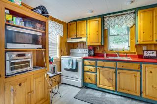 Sunset Views & Deck: Lake Champlain Cottage! - 1
