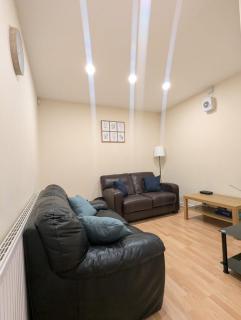 Spacious 5-Bed House in Sheffield City Centre - 0