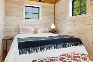 Aril Cottage-Waterfront Escape with Ocean Views - 7