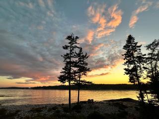 Capstone Cottage - Quintessential Cabin on Bay - 3