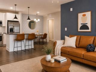 2BR Family Suite w/ POOL, PickleBall, Gym, Games - 9