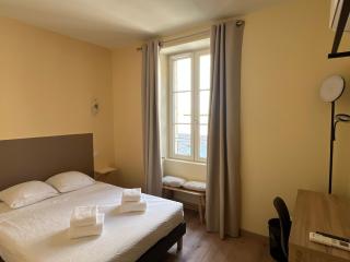 Chambre privée climatisée avec salle de bain et WC - 0