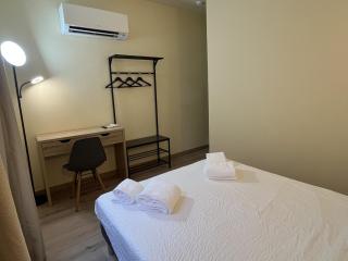 Chambre privée climatisée avec salle de bain et WC - 4