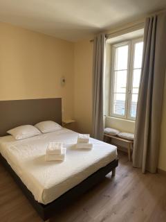 Chambre privée climatisée avec salle de bain et WC - 3