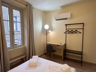 Chambre privée climatisée avec salle de bain et WC - 1