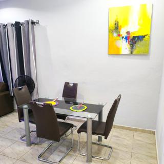 DeLuxe Appart chambre salon 1er étage wifi gratuit centre ville Hedzranawoe - 6