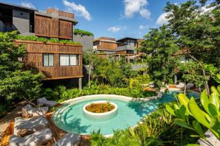 Modern 1BR Jungle View Retreat in Humana with Rooftop Pool - 0