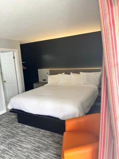 Hilltop Motel & Restaurant - 0