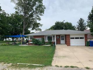 Brick Bungalow - 0