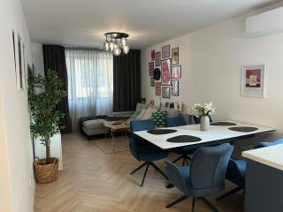 2BDR Modern Apartment with Parking - 1