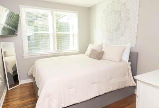 Cozy 3BR Home | 15 Min to Downtown Atlanta - 7