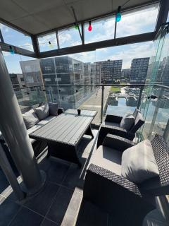 Modern apartment with balcony available Aug 24-27 ONS - 8