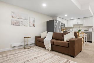 Cozy Belmont Private 1BR Guest Suite - 4