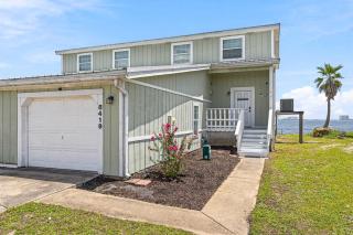Waterfront Views & Beach Access - pet friendly - 9