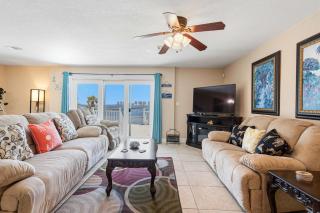 Waterfront Views & Beach Access - pet friendly - 6