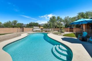7 Mi to Saguaro Nat’l Park! Mtn-View Haven w/ Pool - 0