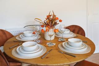 Crew Comfort Walsall Sleeps 6 Fast Wi-Fi - 1