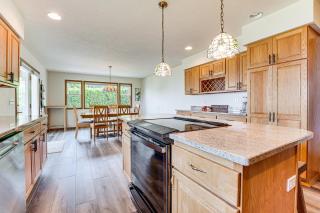 Fish Lake Roosevelt! Mtn-View Home w/ Game Room - 2
